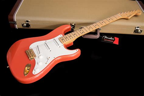 hank marvin fender stratocaster.